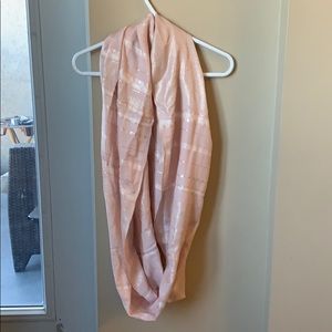 NWOT Lightweight Infinity Scarf